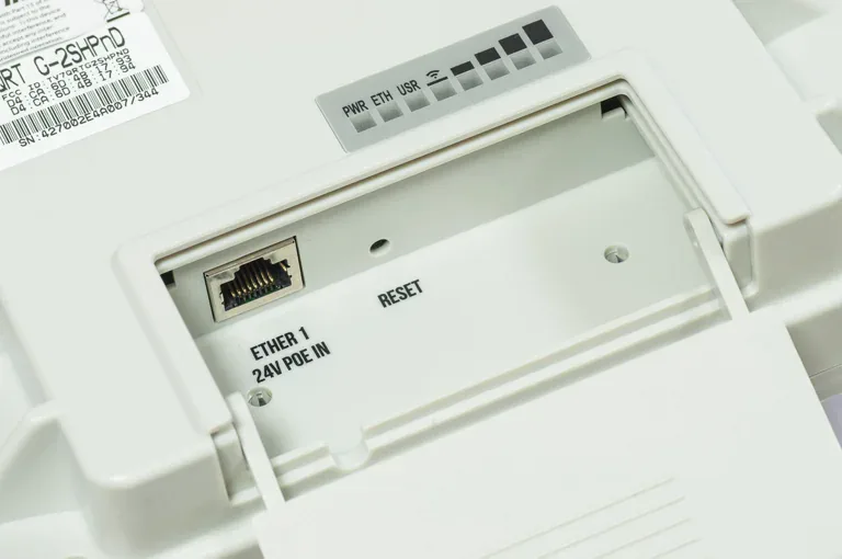 Наружное радиоустройство Mikrotik QRT 2 RBQRTG-2SHPnD 1xGigabit Ethernet, Wi-Fi, AR9342 Наружное радиоустройство Mikrotik QRT 2 RBQRTG-2SHPnD 1xGigabit Ethernet, Wi-Fi, AR9342