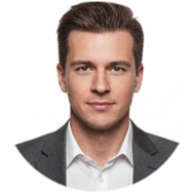 Александр Титов